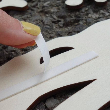 Carved painting on the wall of a palm tree - TROPICAL | SENTOP