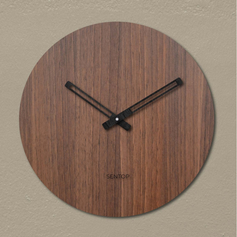 Minimalist wall clock circle
