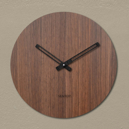 Minimalist wall clock circle