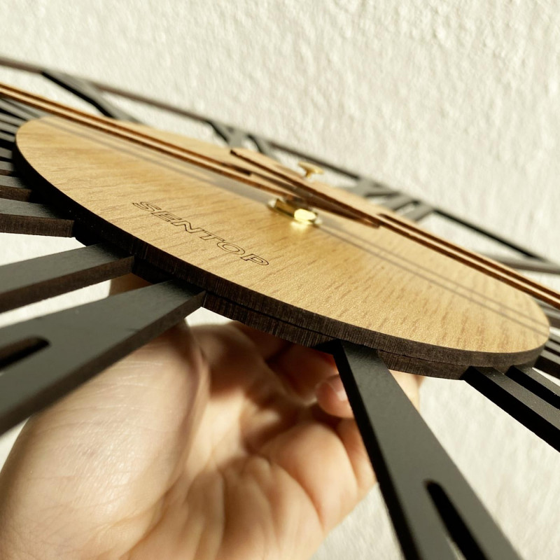 Wall Clock Roman numerals oak - ORFERIG