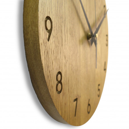 Elegant clock made of high-quality oak wood Elegant clock made of high-quality oak wood