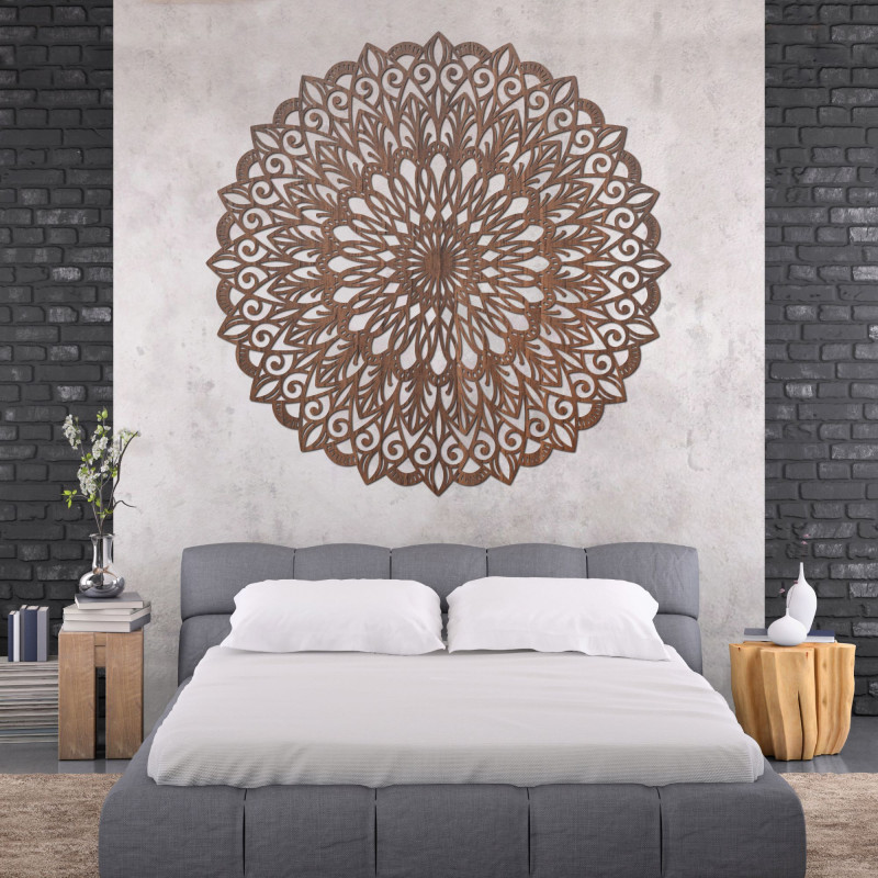 Wooden mandala on the wall - the perfect image for harmony in space