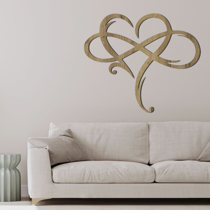 Wooden wall painting with a heart motif