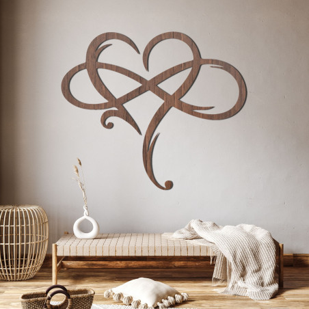 Wooden wall painting with a heart motif