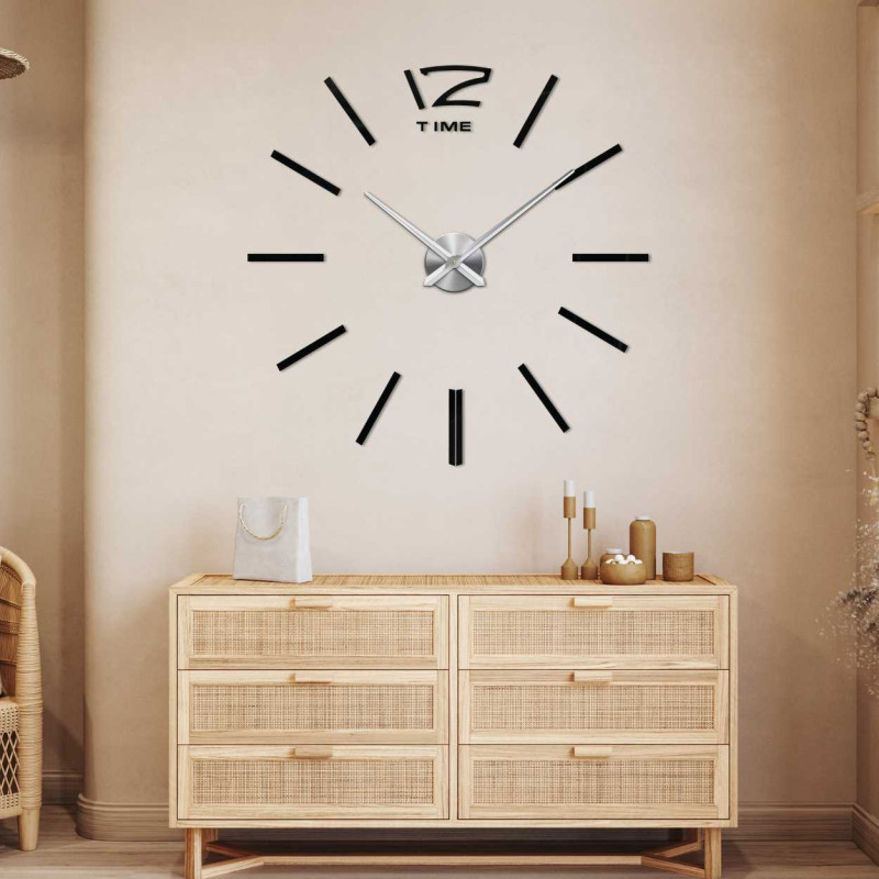 3D wall clock with a minimalist design and a distinctive twelve o'clock.