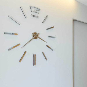 Mirror adhesive wall clock