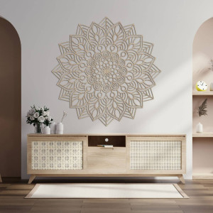 Decoration inspired by natural and geometric shapes in a harmonious composition.