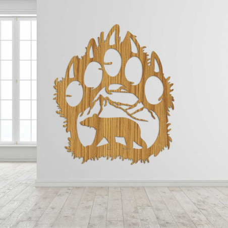 A precisely crafted wooden decoration inspired by wild nature and the strength of the bear.