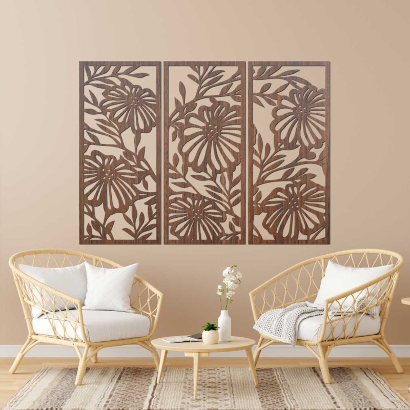 Elegant wall decoration with a motif of flowers and leaves in a delicate design.