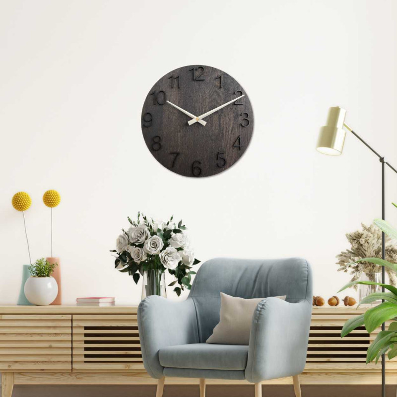 Elegant wall clock with a wooden frame and precise clockwork.