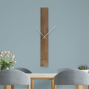 Wall clock in matte black with large numbers. 2
