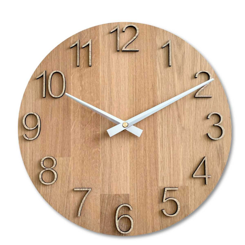 Clock made of solid wood with engraved numbers and a natural pattern.