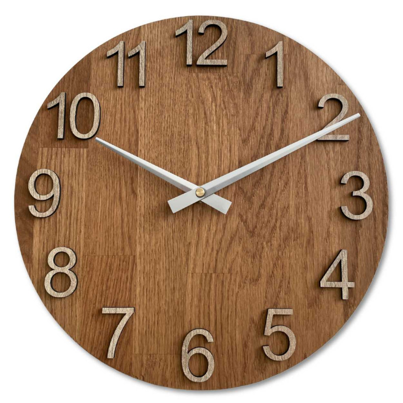 Clock made of solid wood with engraved numbers and a natural pattern.