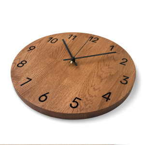 Luxurious wall clock made of oak wood - VAERKA 2