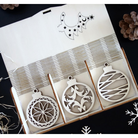 Wooden christmas decoration, set contains 18 pieces