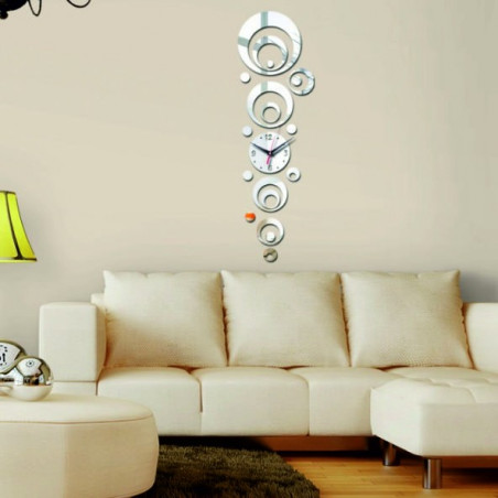 Wall clock to the SWITCH living room