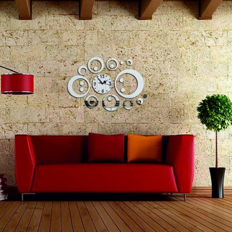 Wall clock to the SWITCH living room