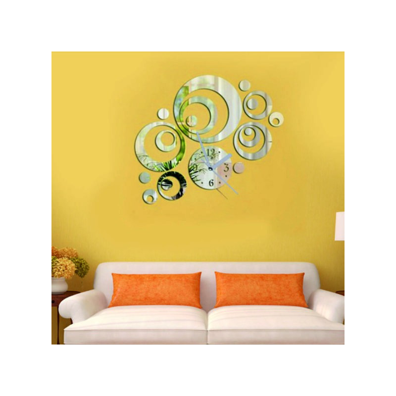 Wall clock to the SWITCH living room