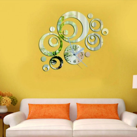 Wall clock to the SWITCH living room