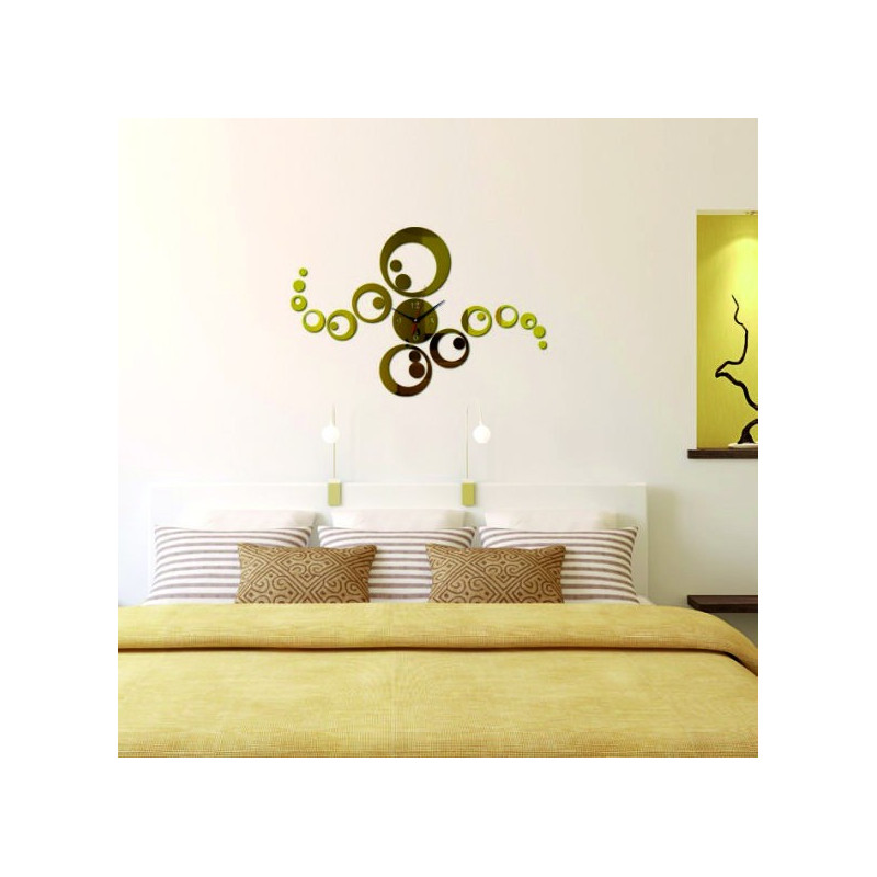 Wall clock to the SWITCH living room