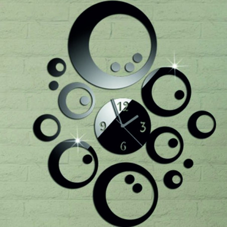 Wall clock to the SWITCH living room